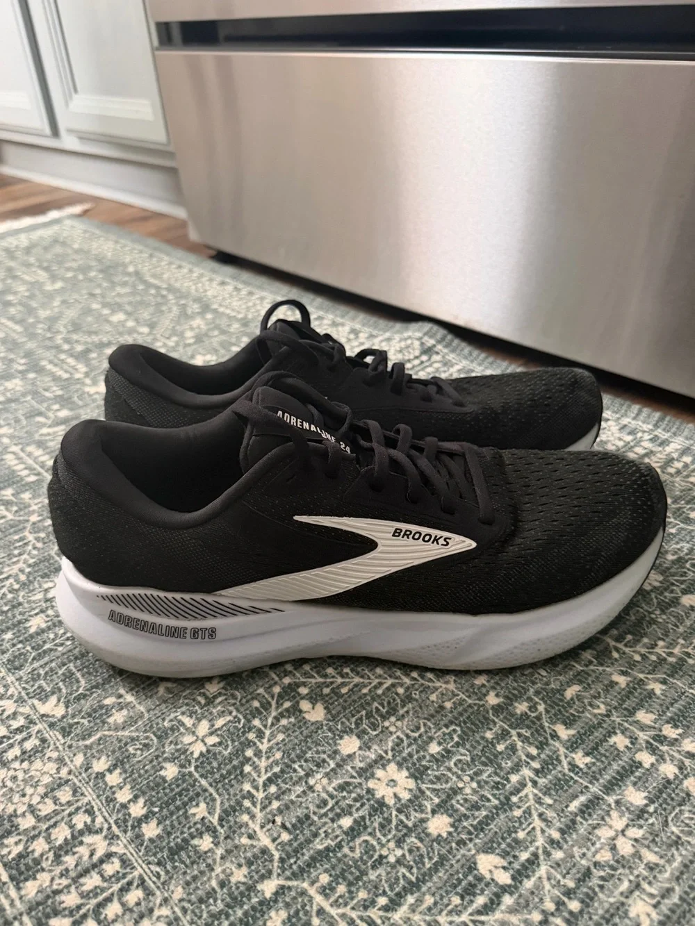 Brooks Men's Adrenaline 24 GTS Running Shoes - Black/White Size 11